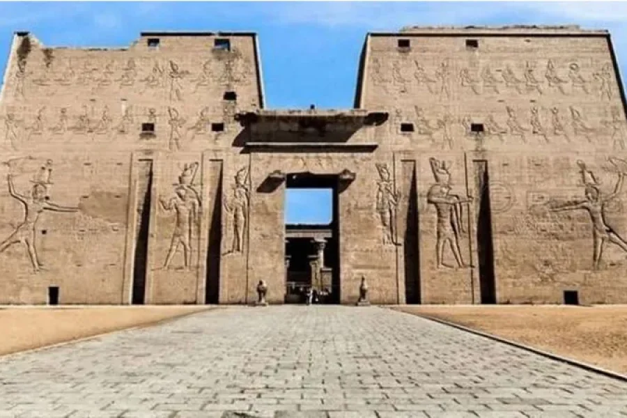 DAY-TRIP-TO-EDFU-KOM-OMBO